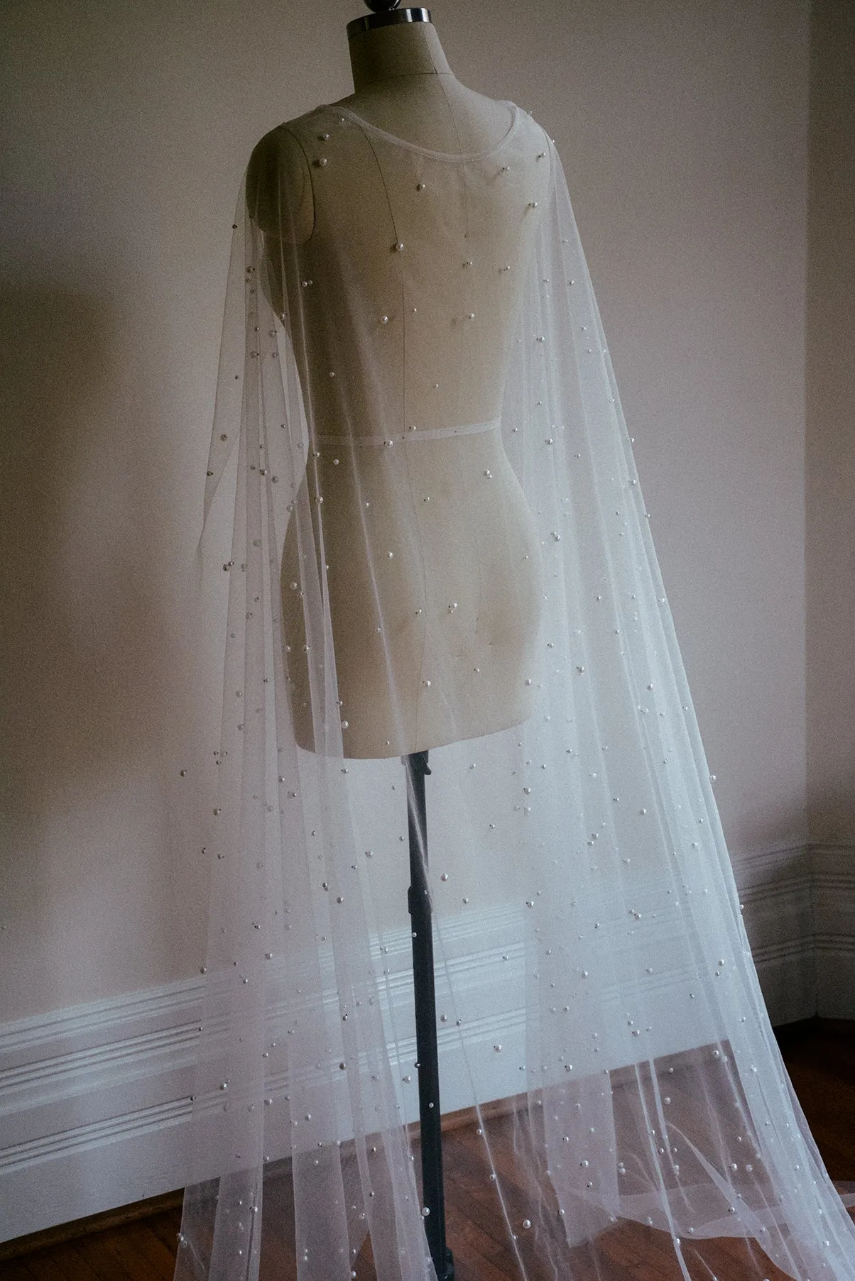 ARIELLE | Pearl Bridal Cape