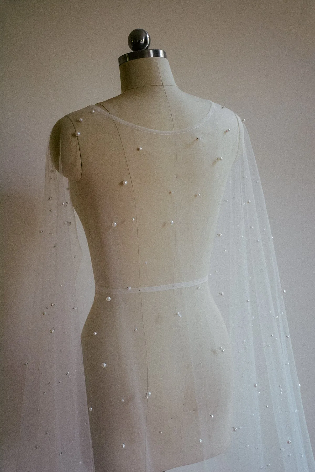 ARIELLE | Pearl Bridal Cape