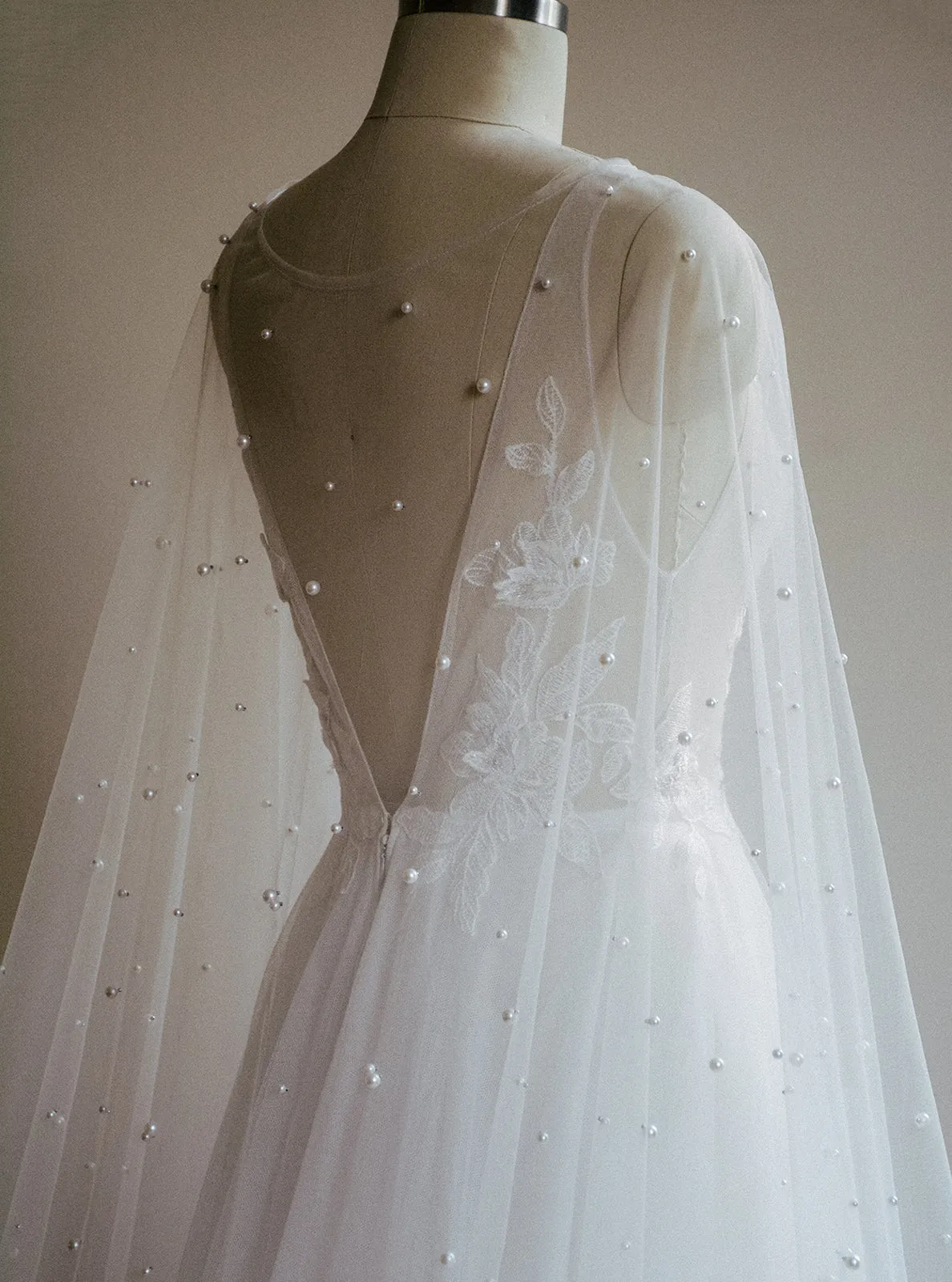 ARIELLE | Pearl Bridal Cape