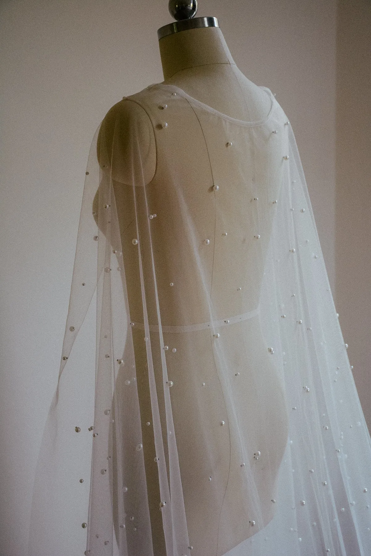 ARIELLE | Pearl Bridal Cape